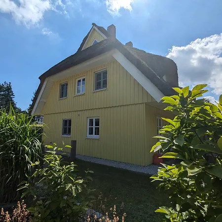 Dom wakacyjny Haus Born